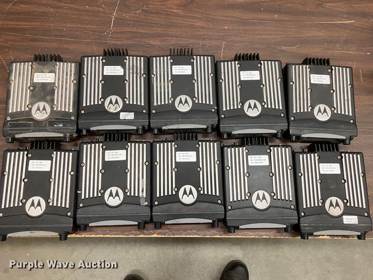 image for item DZ6319 (253) radios