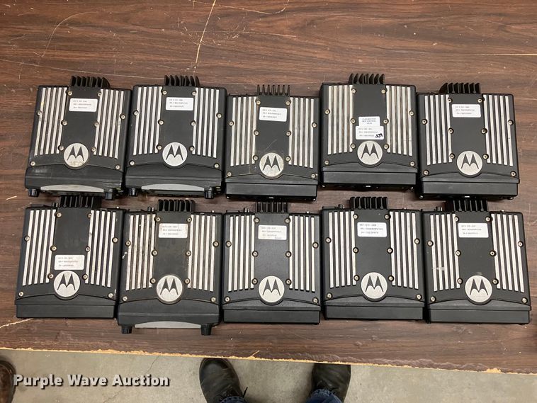 image for item DZ6319 (253) radios