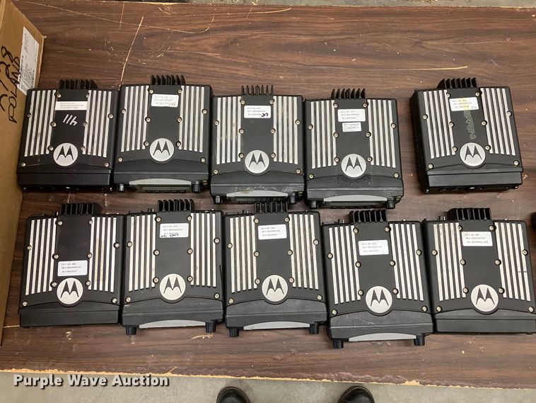 image for item DZ6319 (253) radios