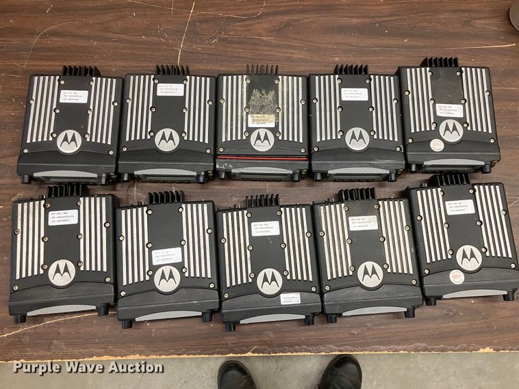 image for item DZ6319 (253) radios