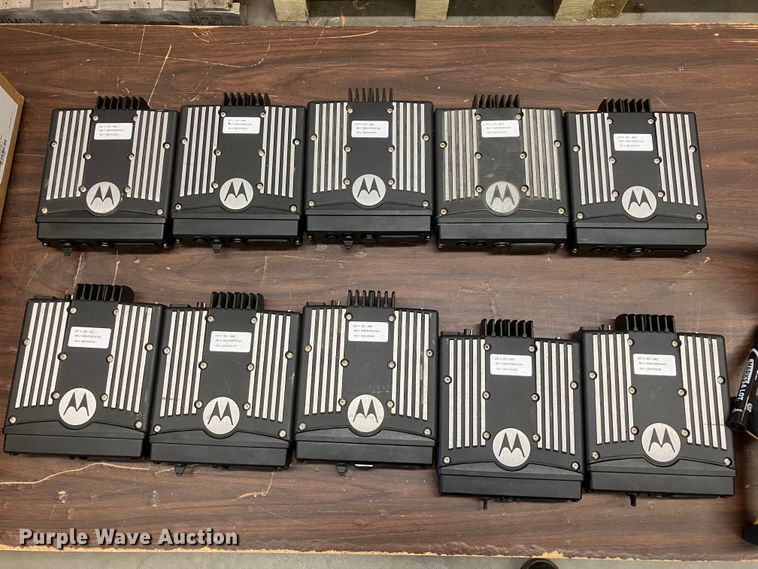 image for item DZ6319 (253) radios