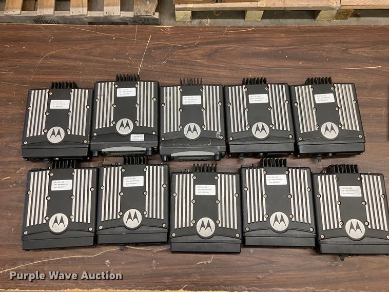 image for item DZ6319 (253) radios