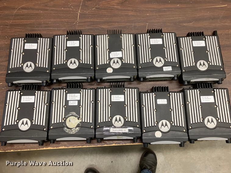 image for item DZ6319 (253) radios