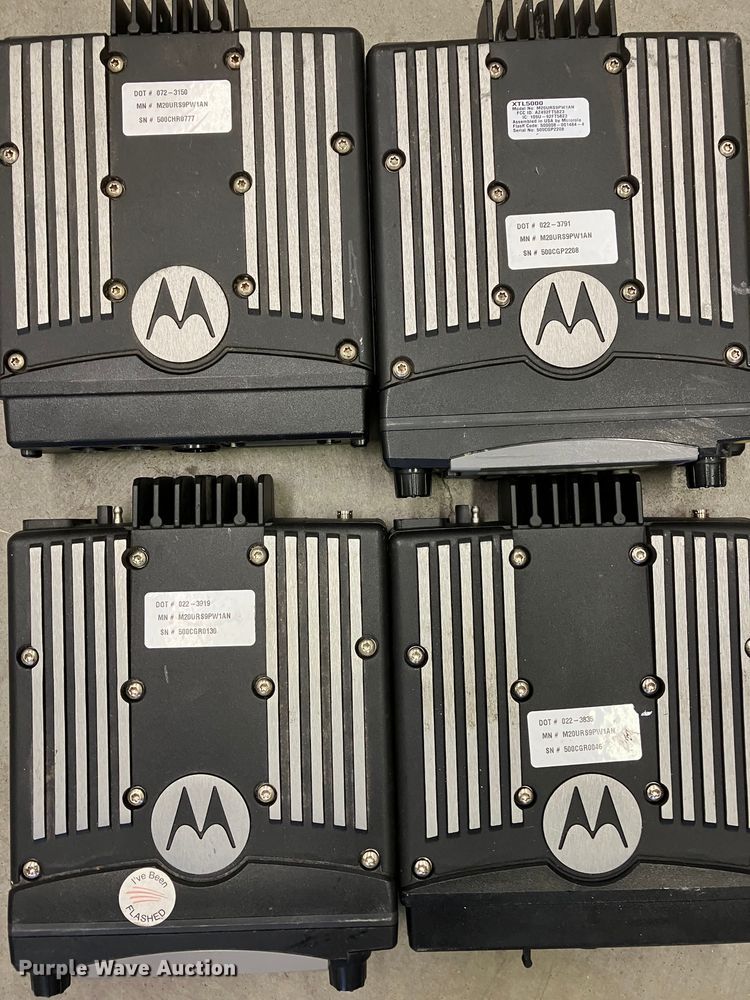 image for item DZ6319 (253) radios