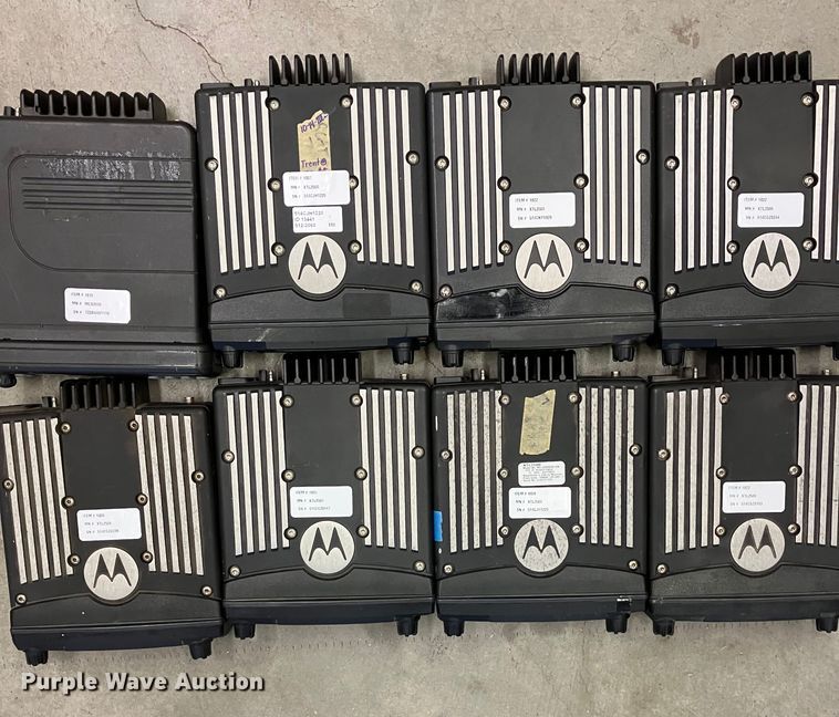 image for item DZ6319 (253) radios