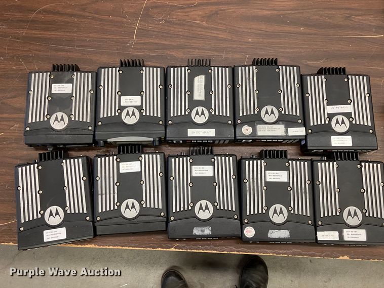 image for item DZ6319 (253) radios