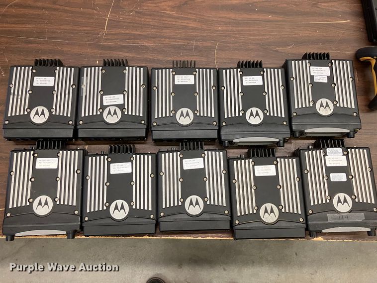 image for item DZ6319 (253) radios