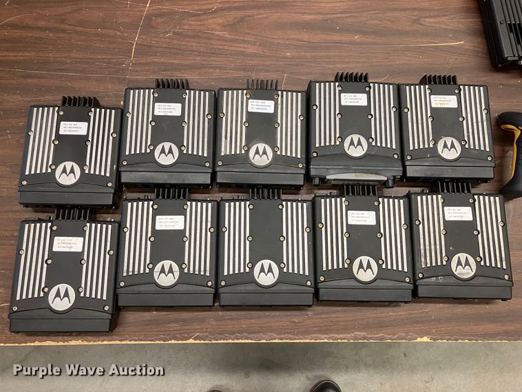 image for item DZ6319 (253) radios