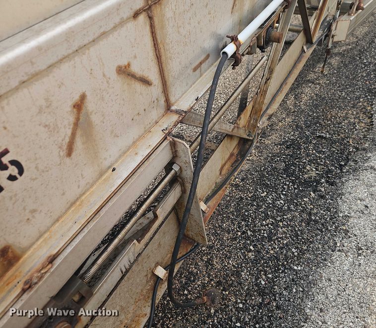 image for item EB8282 1995 Kimco conveyor