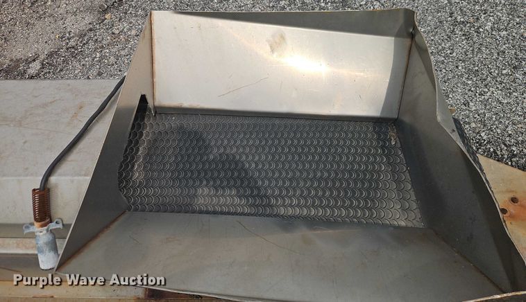 image for item EB8282 1995 Kimco conveyor