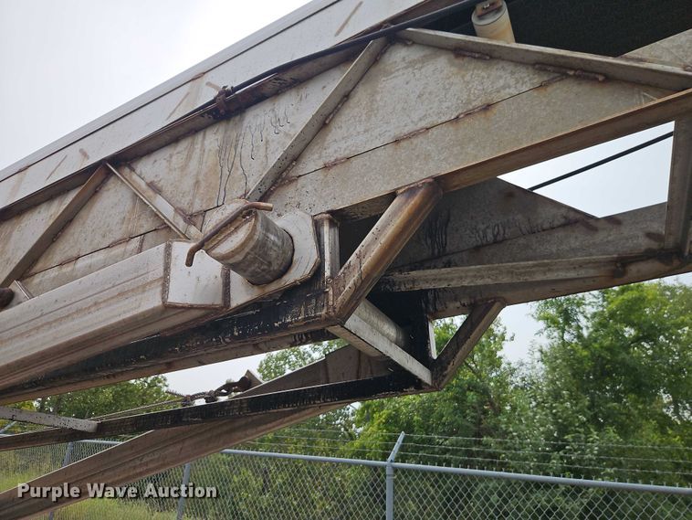 image for item EB8282 1995 Kimco conveyor