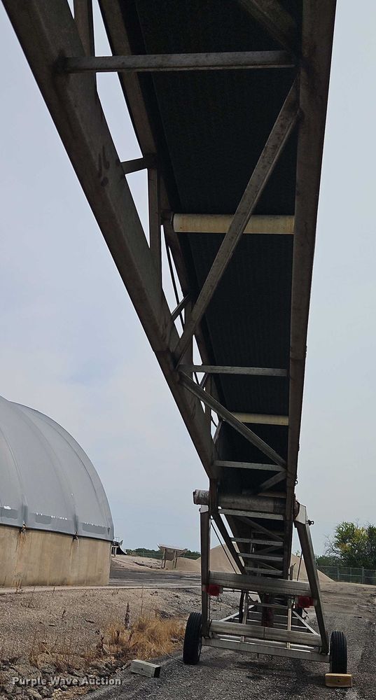 image for item EB8282 1995 Kimco conveyor