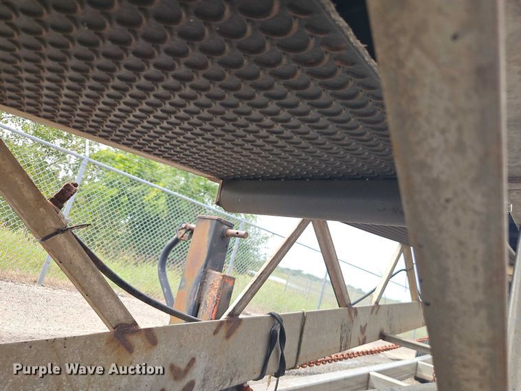 image for item EB8282 1995 Kimco conveyor