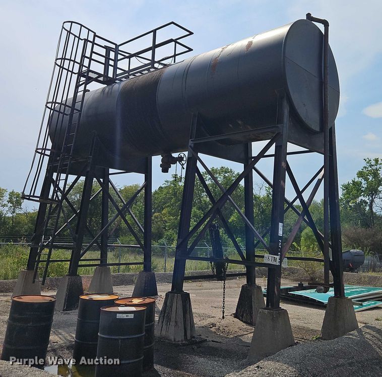 image for item EB8283 Asphalt storage tank