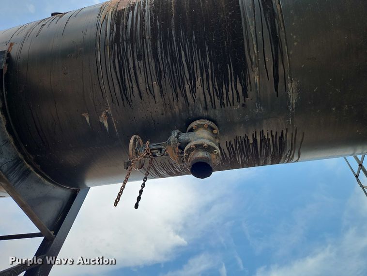 image for item EB8283 Asphalt storage tank