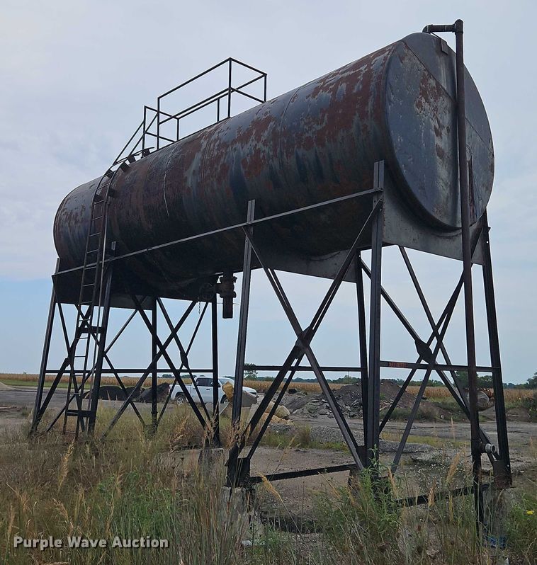 image for item EB8284 Asphalt storage tank