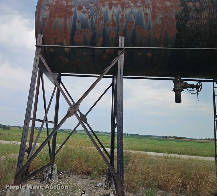 image for item EB8284 Asphalt storage tank