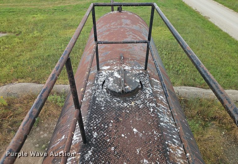 image for item EB8284 Asphalt storage tank