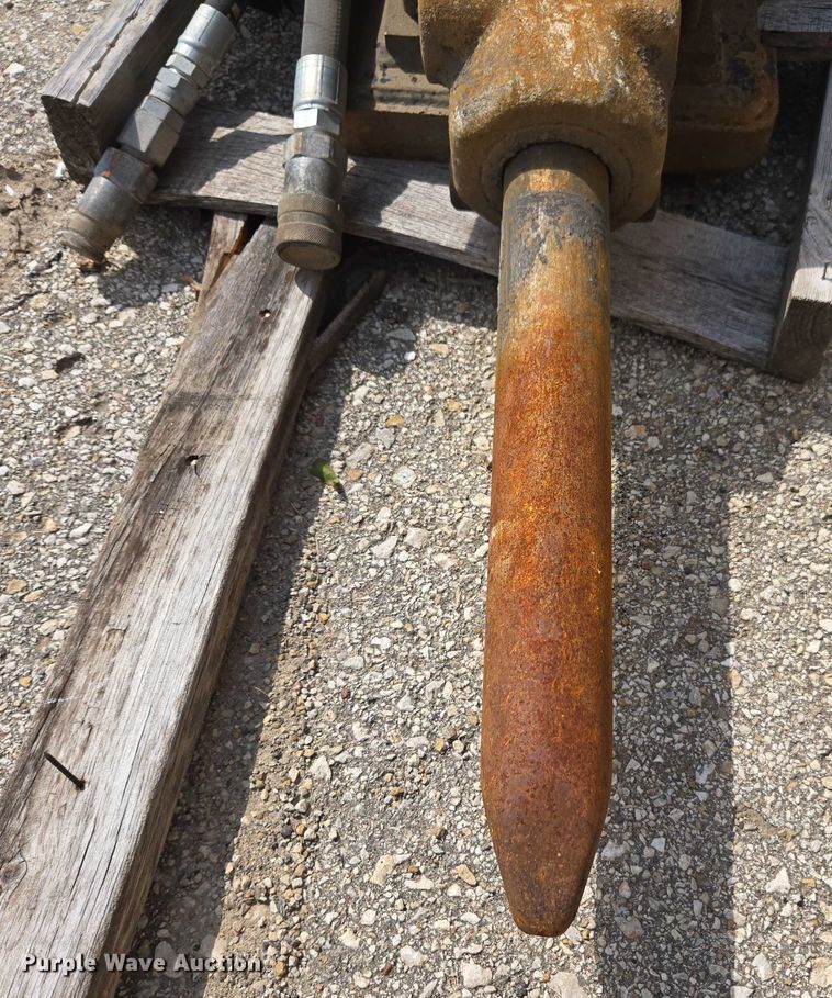 image for item ED4018 Huskie HH 750-2 breaker