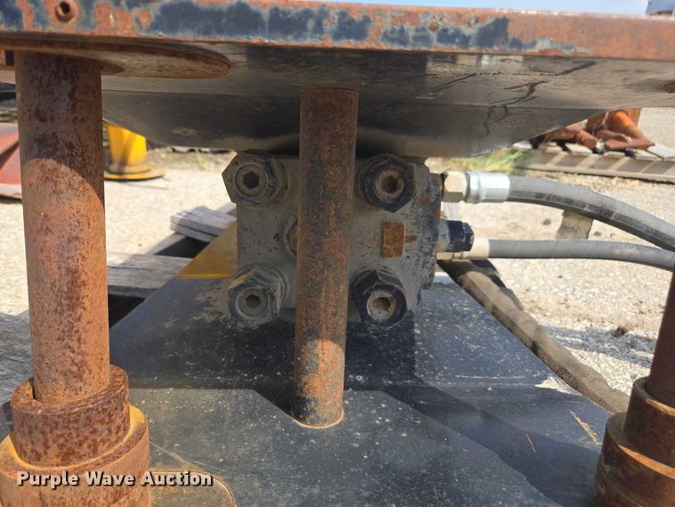 image for item ED4018 Huskie HH 750-2 breaker