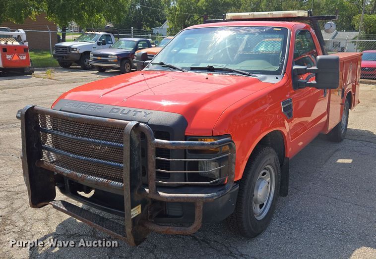 image for item ED4041 2010 Ford F250 Super Duty utility bed pickup truck