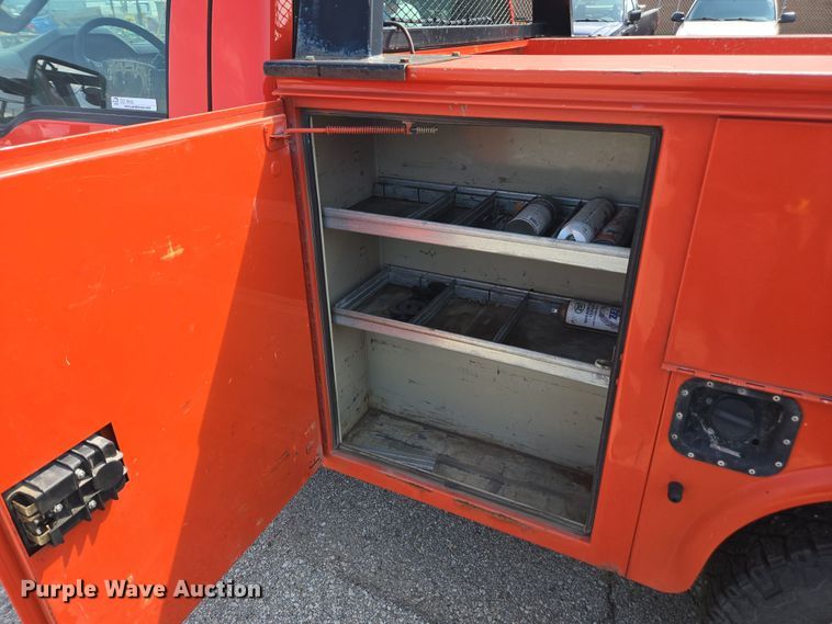 image for item ED4041 2010 Ford F250 Super Duty utility bed pickup truck