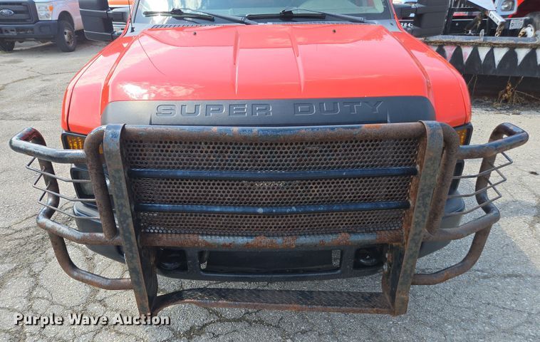 image for item ED4041 2010 Ford F250 Super Duty utility bed pickup truck