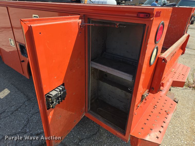 image for item ED4041 2010 Ford F250 Super Duty utility bed pickup truck