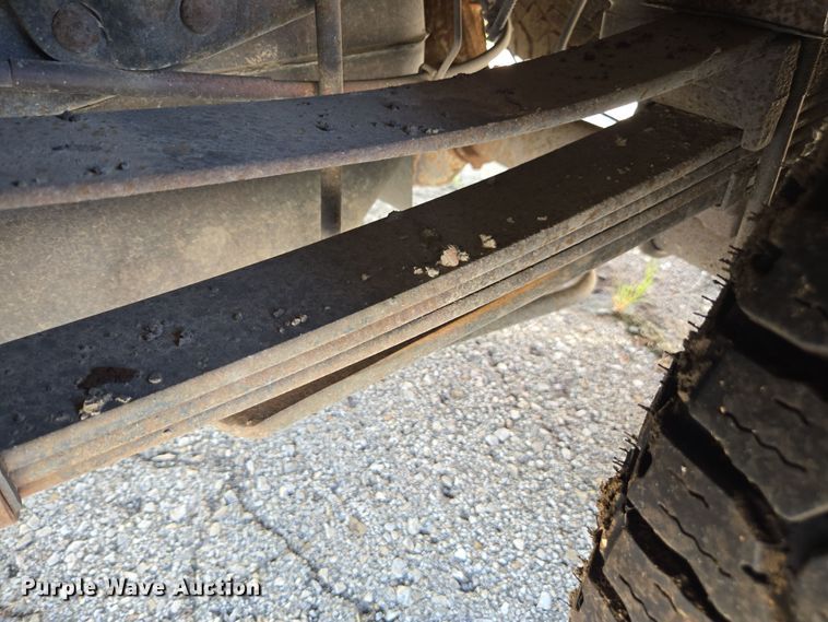 image for item ED4041 2010 Ford F250 Super Duty utility bed pickup truck