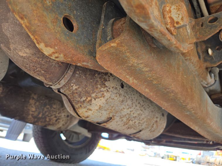 image for item ED4041 2010 Ford F250 Super Duty utility bed pickup truck