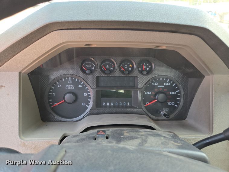 image for item ED4041 2010 Ford F250 Super Duty utility bed pickup truck