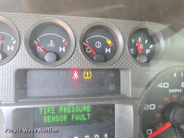 image for item ED4041 2010 Ford F250 Super Duty utility bed pickup truck