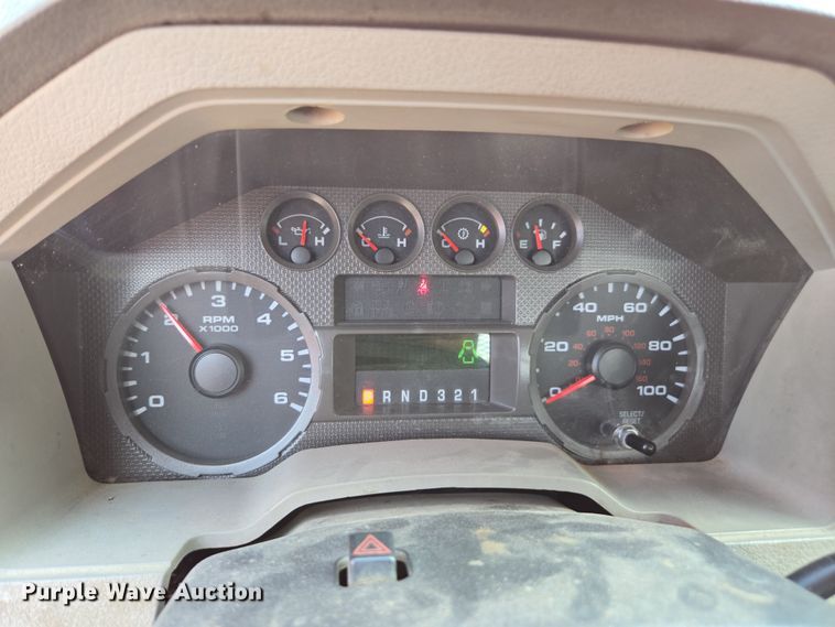 image for item ED4041 2010 Ford F250 Super Duty utility bed pickup truck