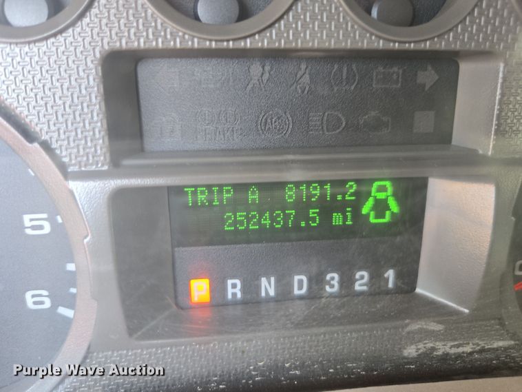 image for item ED4041 2010 Ford F250 Super Duty utility bed pickup truck