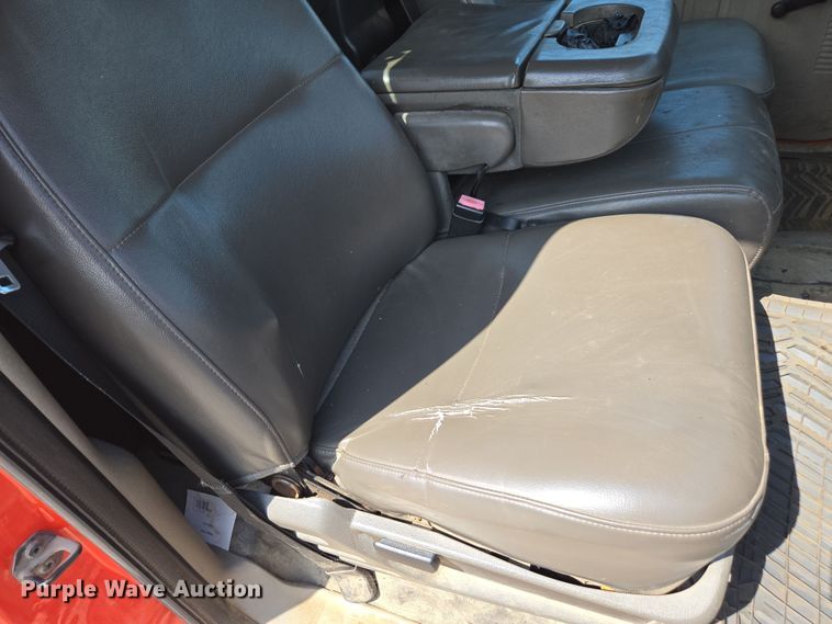 image for item ED4041 2010 Ford F250 Super Duty utility bed pickup truck