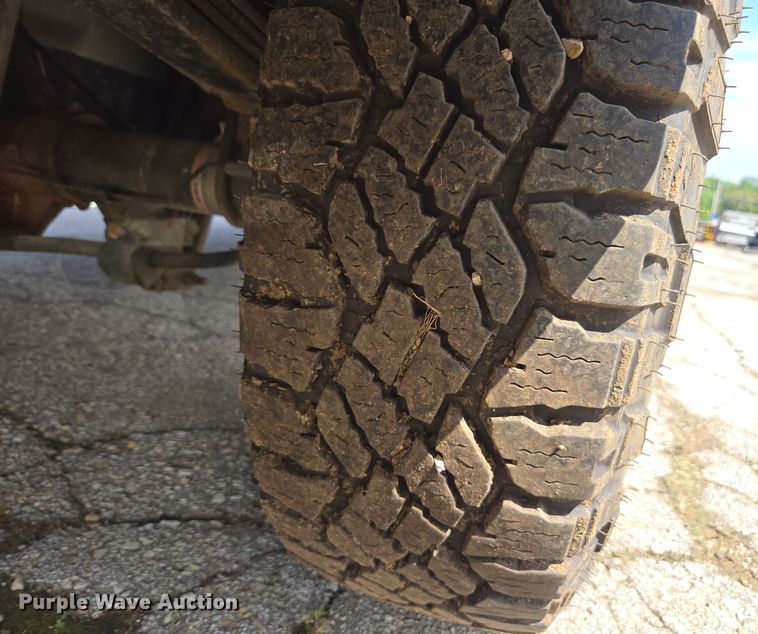 image for item ED4041 2010 Ford F250 Super Duty utility bed pickup truck