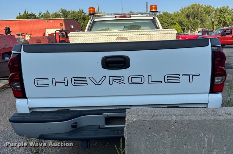 image for item EM8101 2006 Chevrolet Silverado 1500 pickup truck