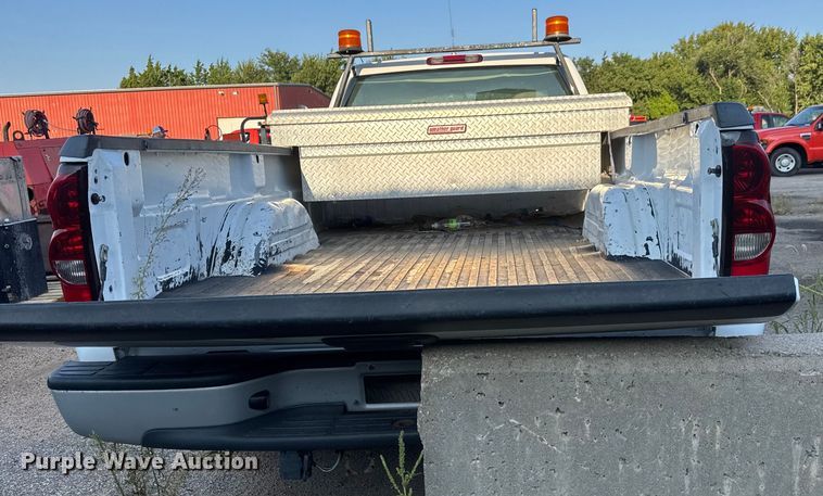 image for item EM8101 2006 Chevrolet Silverado 1500 pickup truck