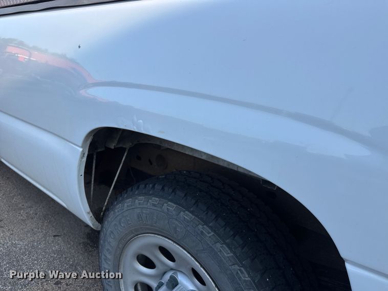 image for item EM8101 2006 Chevrolet Silverado 1500 pickup truck