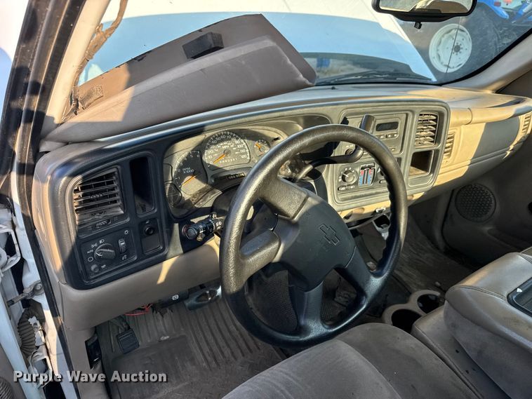 image for item EM8101 2006 Chevrolet Silverado 1500 pickup truck