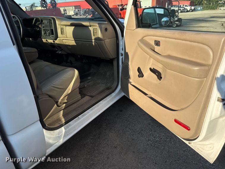 image for item EM8101 2006 Chevrolet Silverado 1500 pickup truck