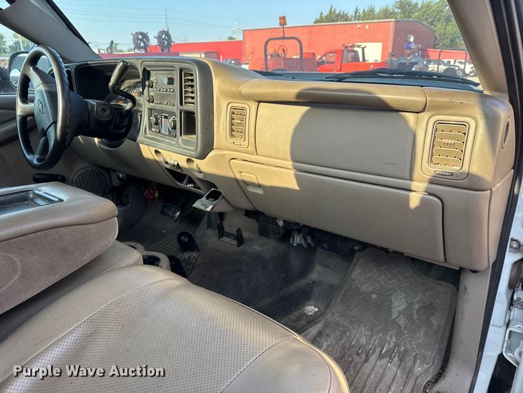 image for item EM8101 2006 Chevrolet Silverado 1500 pickup truck