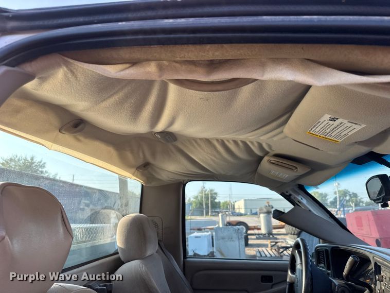 image for item EM8101 2006 Chevrolet Silverado 1500 pickup truck