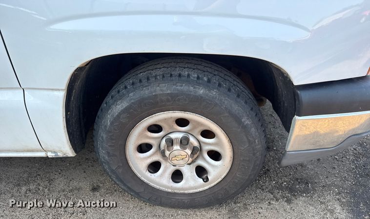 image for item EM8101 2006 Chevrolet Silverado 1500 pickup truck