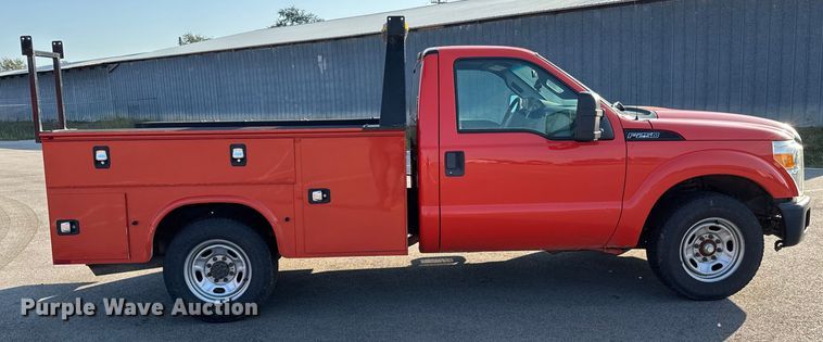 image for item EM8103 2016 Ford F250 Super Duty utility bed pickup truck