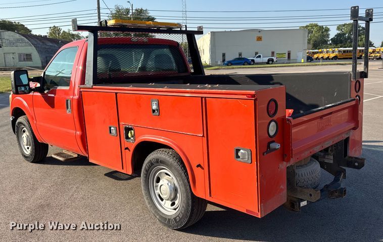 image for item EM8103 2016 Ford F250 Super Duty utility bed pickup truck