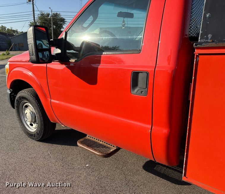 image for item EM8103 2016 Ford F250 Super Duty utility bed pickup truck