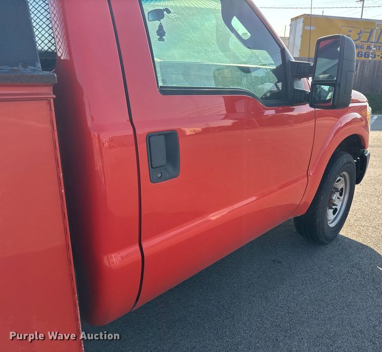 image for item EM8103 2016 Ford F250 Super Duty utility bed pickup truck