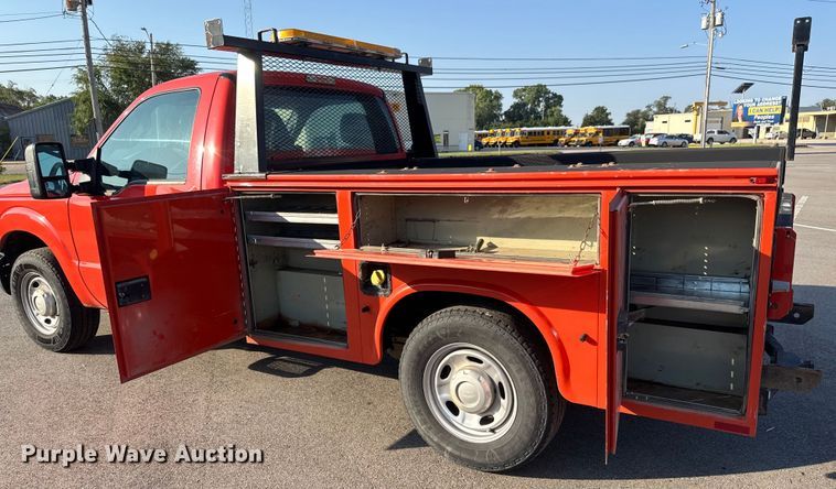 image for item EM8103 2016 Ford F250 Super Duty utility bed pickup truck