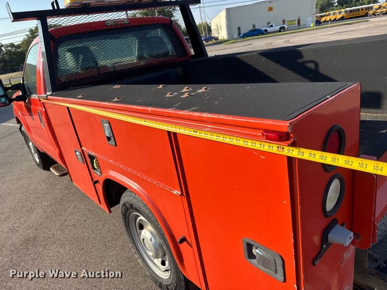 image for item EM8103 2016 Ford F250 Super Duty utility bed pickup truck